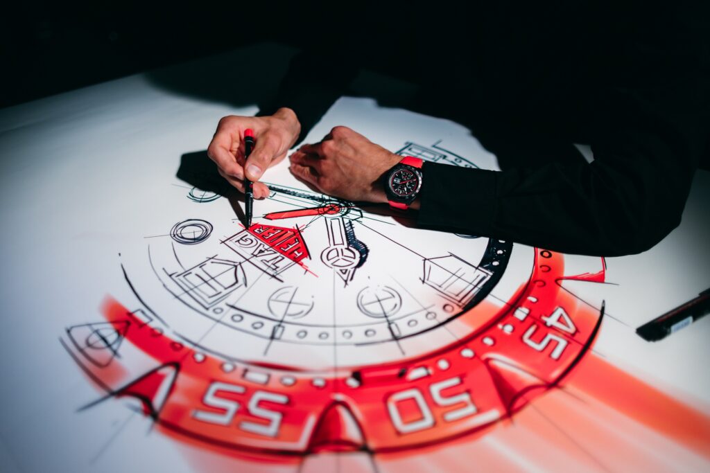 hodiny TAG Heuer design